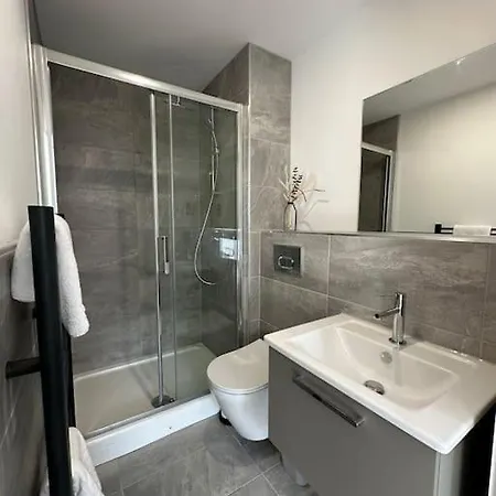 Luxury Central York Apartment Exterior photo